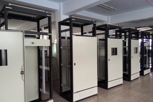 鹰潭控制柜-3683厂家控制柜检修需要注意的